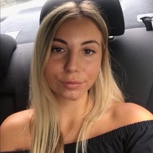 Meet your Posher, Kayla